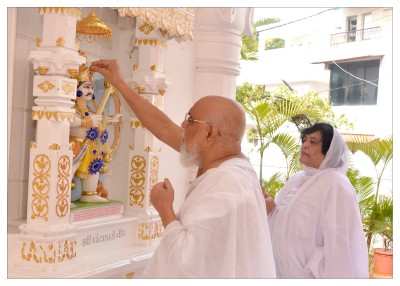 શ્રી મંગલકારી પાર્શ્વનાથ  ભગવાન ની ૧૭ મી વર્ષગાંઠ